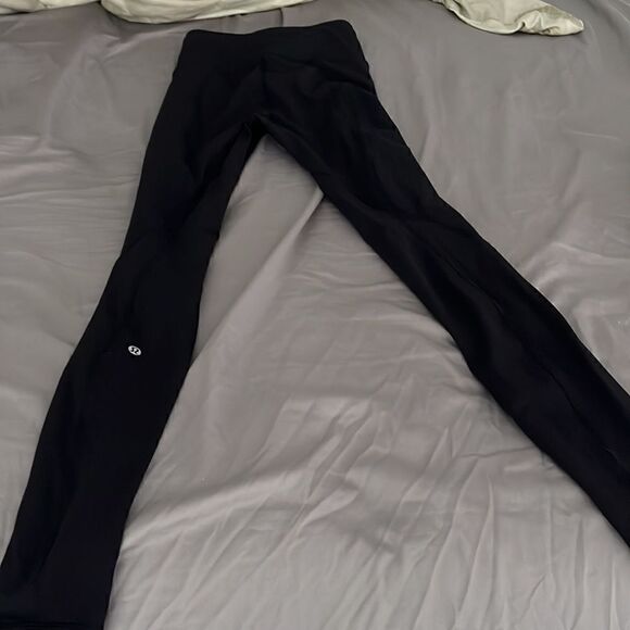 Lululemon 7/8 zippered front pocket leggings sz 2 - Picture 4 of 5